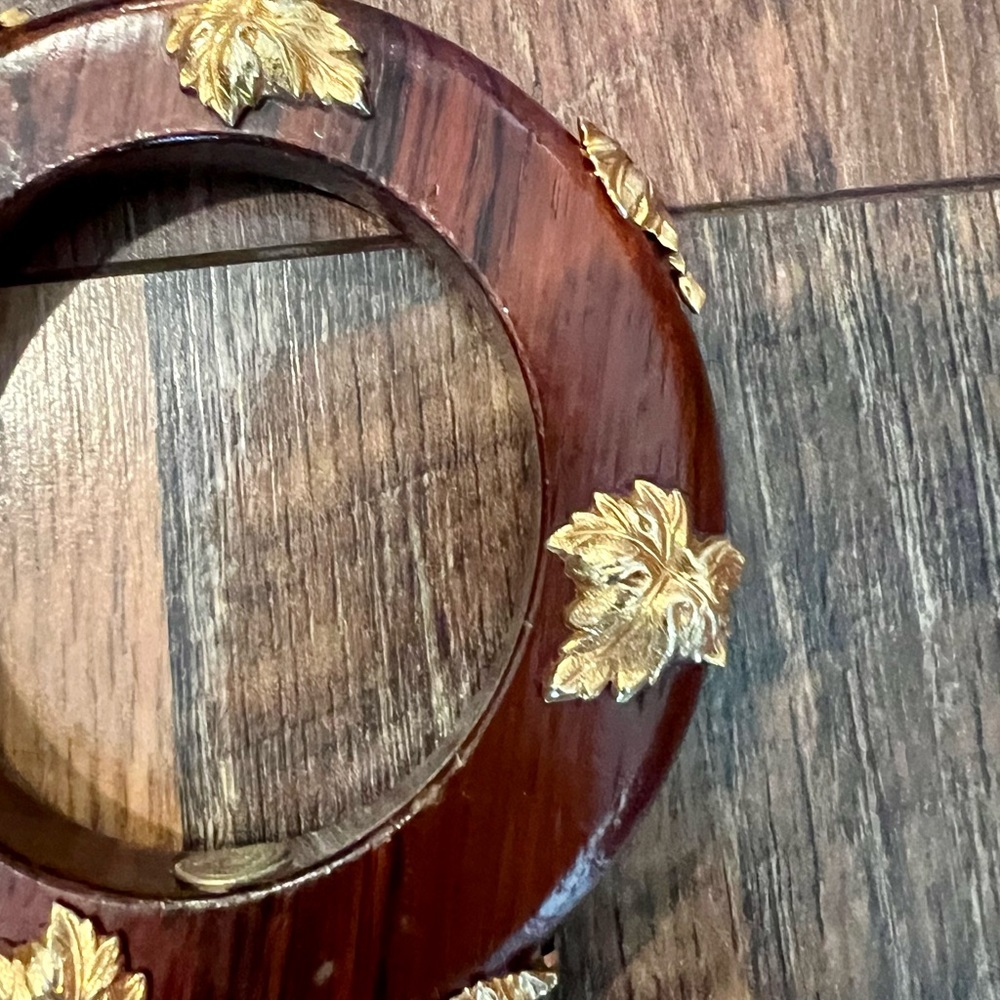 DOMINIQUE AURIENTIS Paris Vintage Wood Bangle with Leaf Motif - Picture 10 of 11